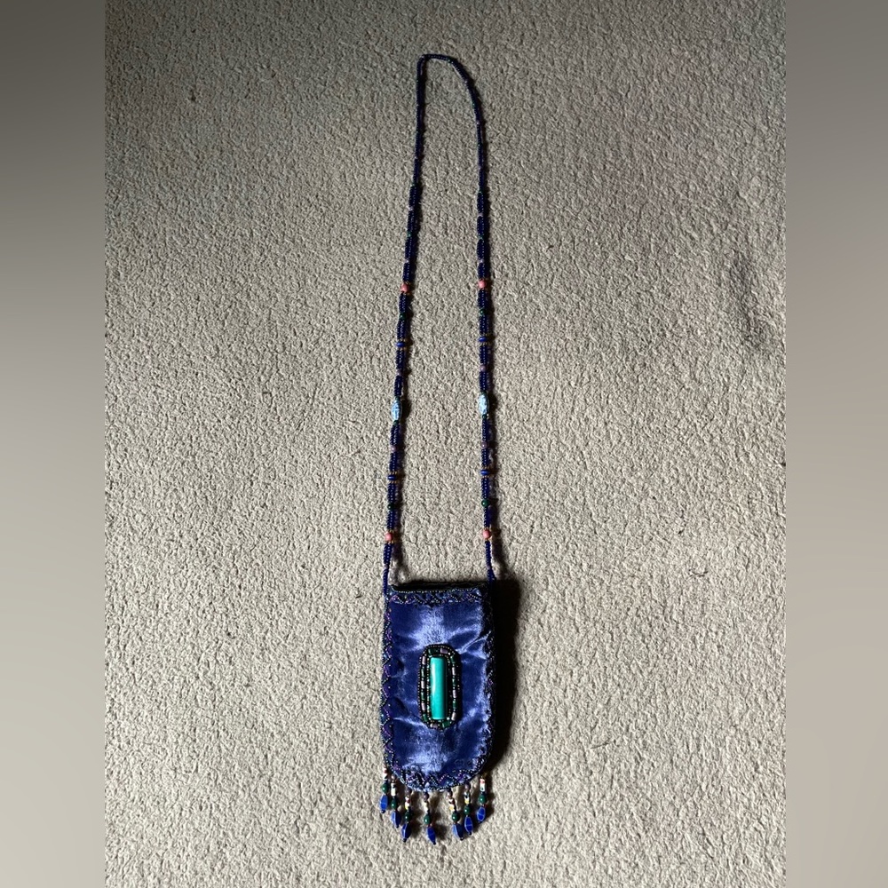 Gorgeous velvet and stone beaded pouch - Picture 2 of 6